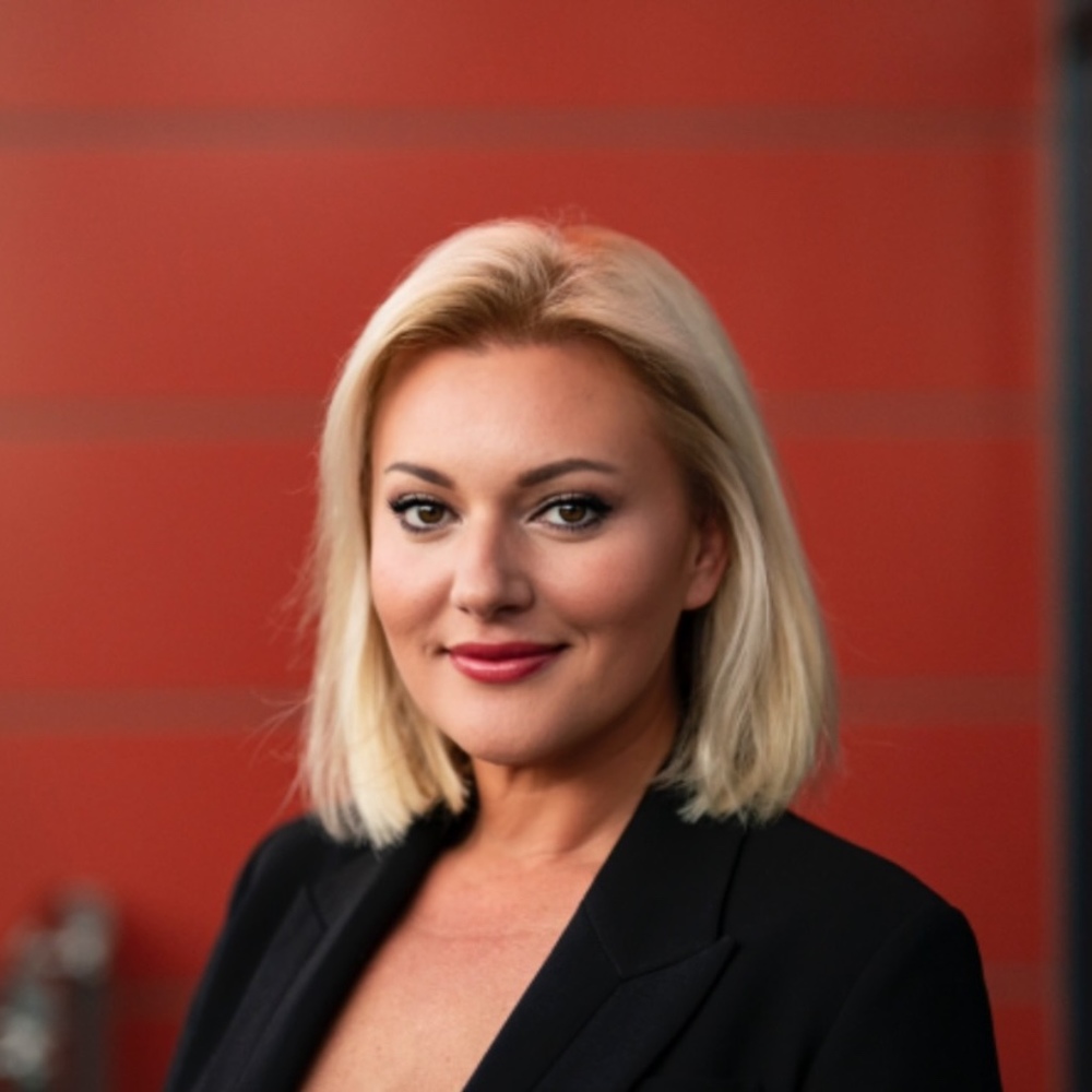 Meet your Posher, Courtney
